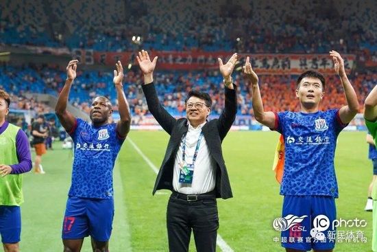在上映之前虎牙星秀人气主播袁小征将在直播间880203采访两位主创严屹宽、郝劭文，虎牙偶像观光团将带领大家一起走进秦明的世界